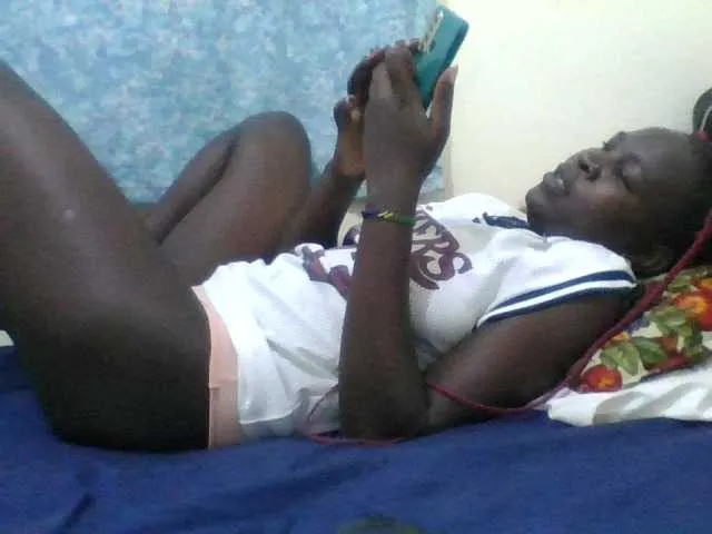 Live sex webcam photo for ebony-stella #277332676