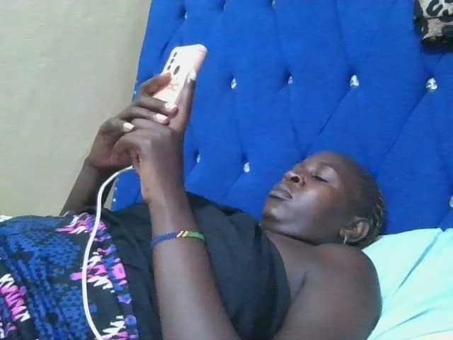 Live sex webcam photo for ebony-stella #277831752