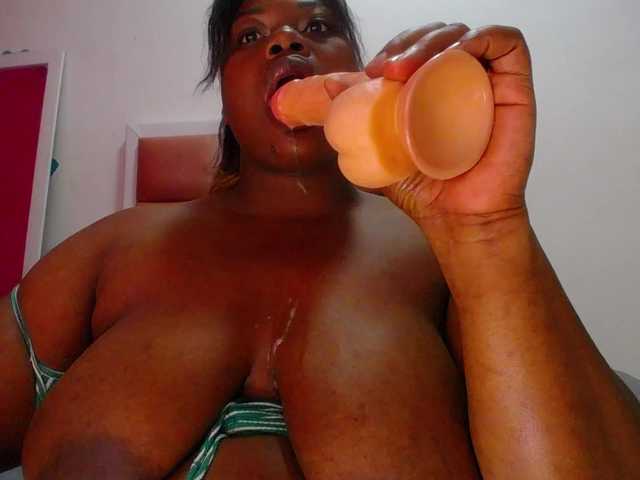 Live sex webcam photo for ebony-suggarmommy #288857905