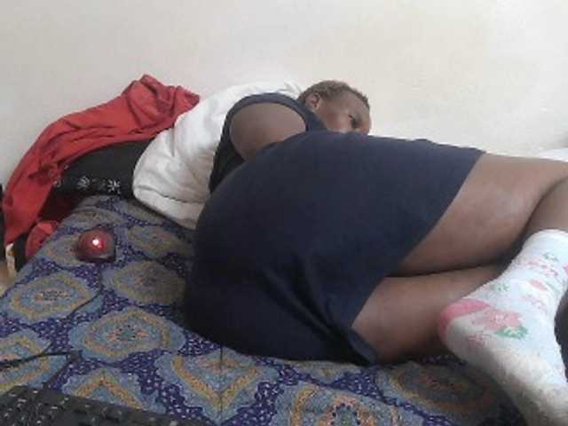 Live sex webcam photo for ebonyQueen67 #278144970