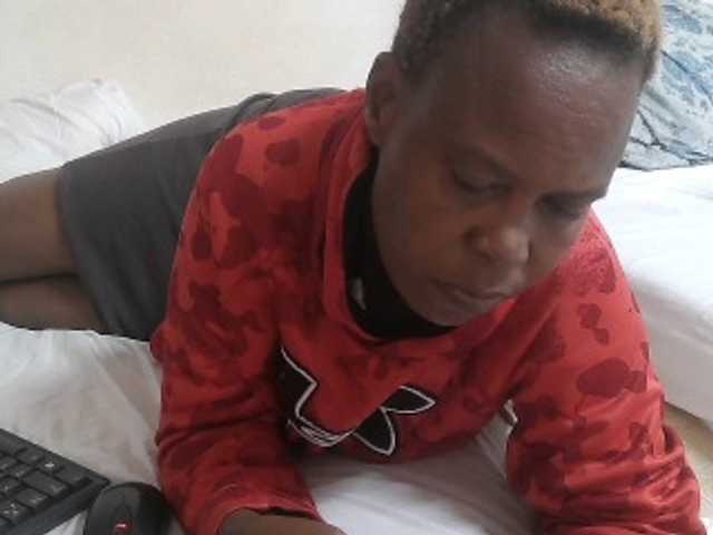 Live sex webcam photo for ebonyQueen67 #278153345