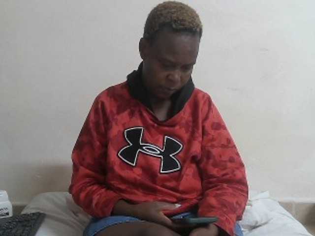 Live sex webcam photo for ebonyQueen67 #278169042