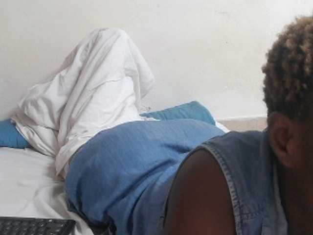 Live sex webcam photo for ebonyQueen67 #278184797