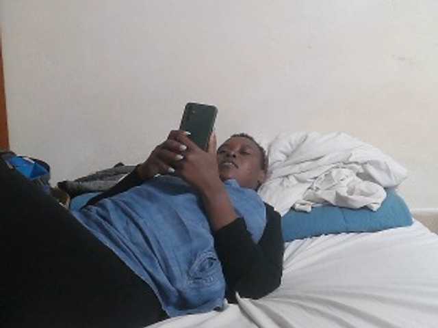 Live sex webcam photo for ebonyQueen67 #278186122