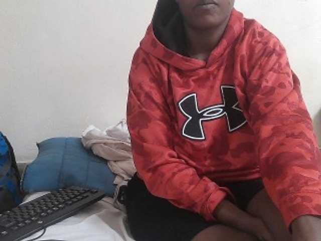 Live sex webcam photo for ebonyQueen67 #278202361