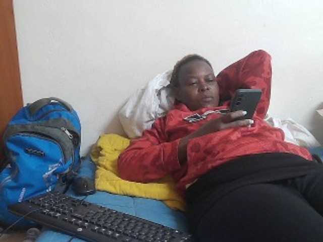 Live sex webcam photo for ebonyQueen67 #278213283