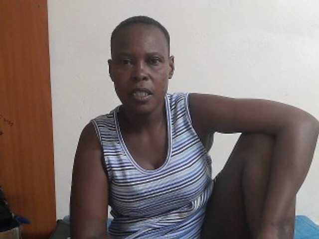 Live sex webcam photo for ebonyQueen67 #278264036