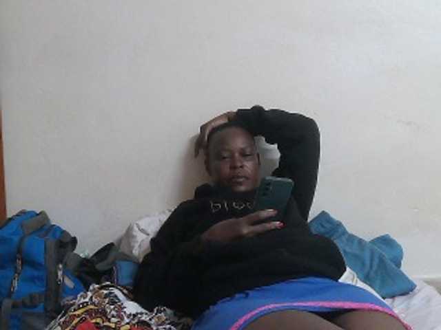 Live sex webcam photo for ebonyQueen67 #278278170