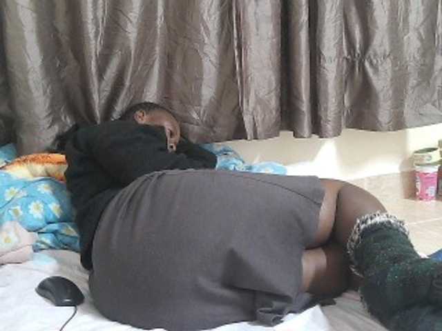 Live sex webcam photo for ebonyQueen67 #282422061