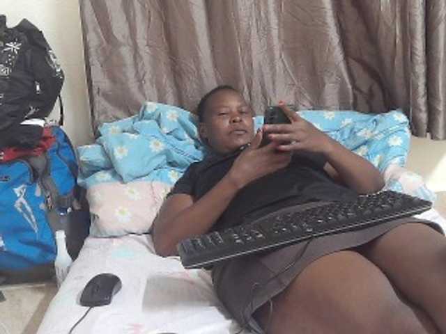 Live sex webcam photo for ebonyQueen67 #282609100