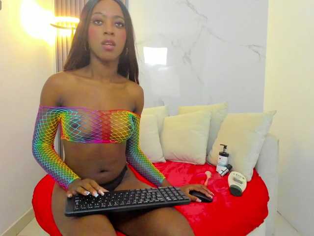 Live sex webcam photo for ebonydreams01 #289546232