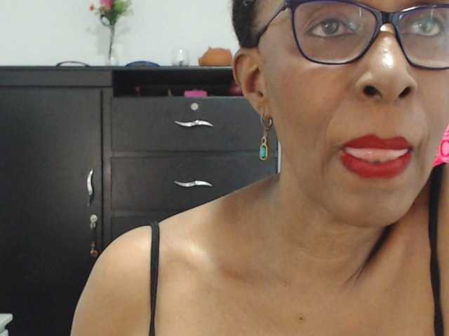 Live sex webcam photo for ebonymilf #277154268