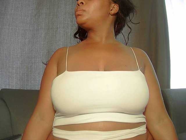 Live sex webcam photo for ebonysupegirl #271883304