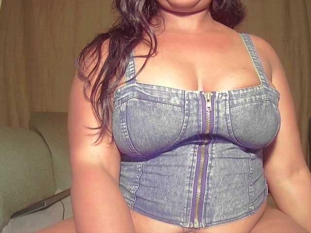 Live sex webcam photo for ebonysupegirl #271946582