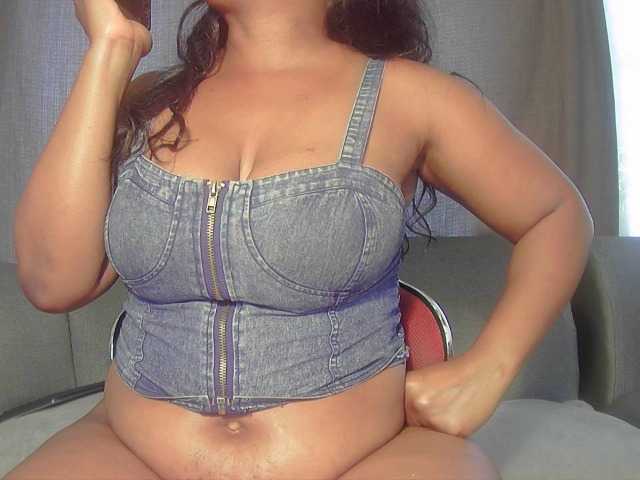 Live sex webcam photo for ebonysupegirl #272078617