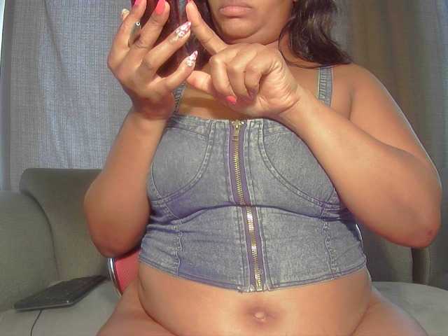 Live sex webcam photo for ebonysupegirl #272449633