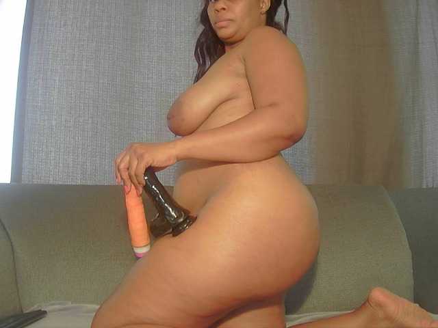 Live sex webcam photo for ebonysupegirl #272522909