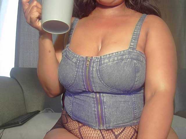 Live sex webcam photo for ebonysupegirl #272525836