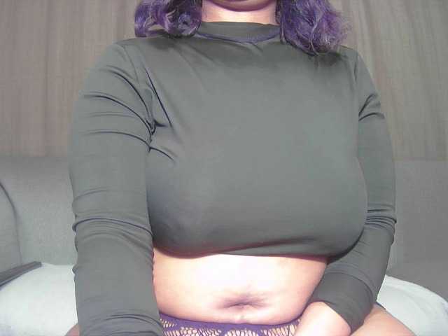 Live sex webcam photo for ebonysupegirl #273299776