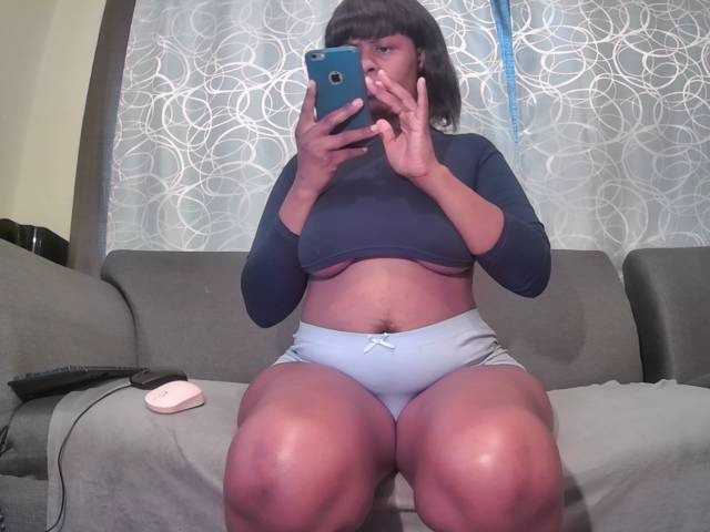 Live sex webcam photo for ebonysupegirl #275587418