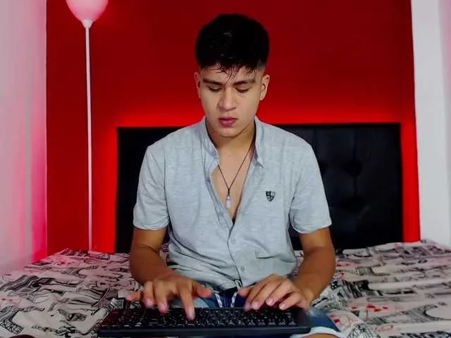 Live sex webcam photo for eiden-allenx1 #273602454