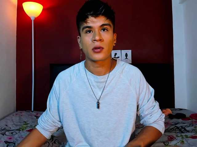 Live sex webcam photo for eiden-allenx1 #275662284