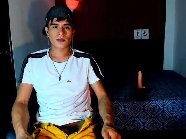 Live sex webcam photo for eiden-allenx1 #275902465