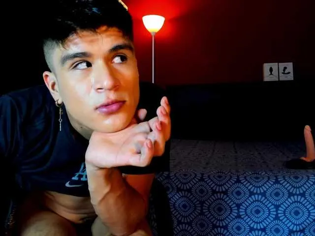 Live sex webcam photo for eiden-allenx1 #275934046