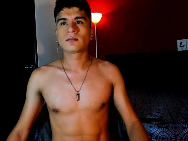 Live sex webcam photo for eiden-allenx1 #275940583