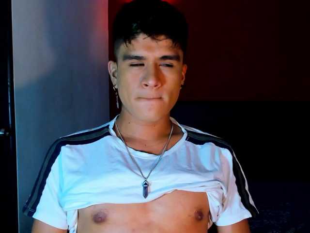 Live sex webcam photo for eiden-allenx1 #276027605