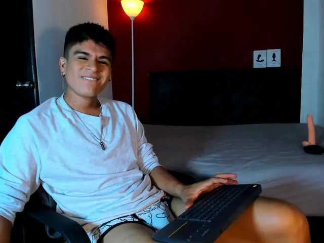 Live sex webcam photo for eiden-allenx1 #276094400