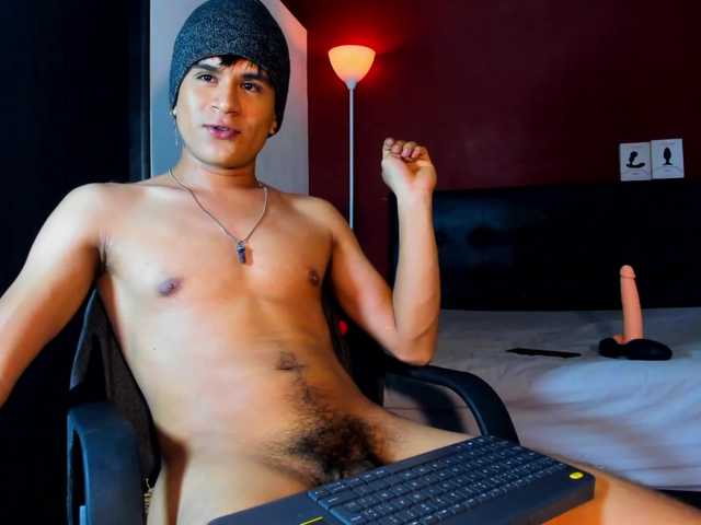 Live sex webcam photo for eiden-allenx1 #276100258