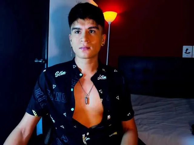 Live sex webcam photo for eiden-allenx1 #276383640