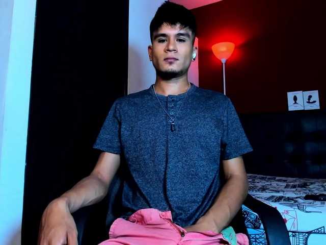 Live sex webcam photo for eiden-allenx1 #276831260