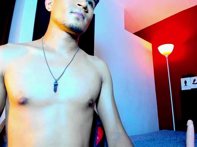 Live sex webcam photo for eiden-allenx1 #277005476