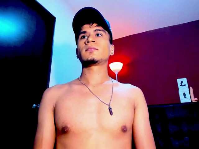 Live sex webcam photo for eiden-allenx1 #277064177