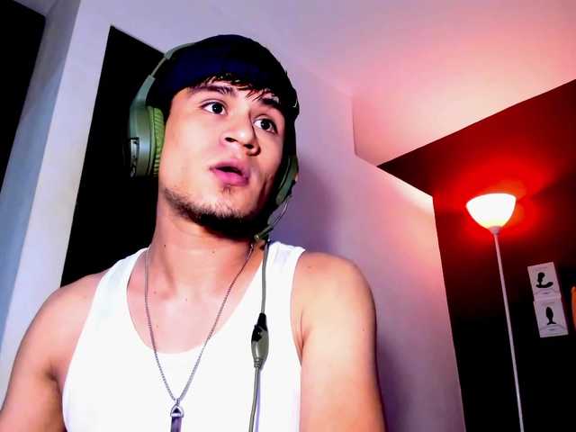 Live sex webcam photo for eiden-allenx1 #277110521