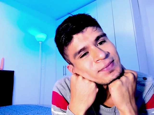 Live sex webcam photo for eiden-allenx1 #277262145