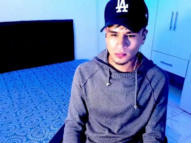 Live sex webcam photo for eiden-allenx1 #277339720