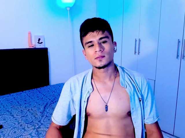 Live sex webcam photo for eiden-allenx1 #277352020