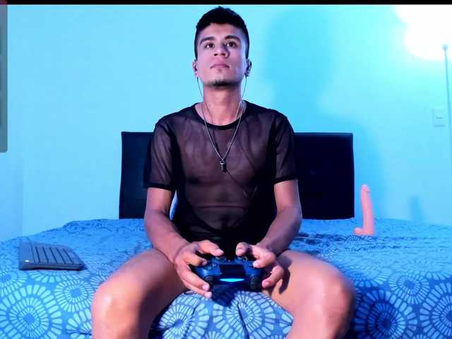 Live sex webcam photo for eiden-allenx1 #277621412