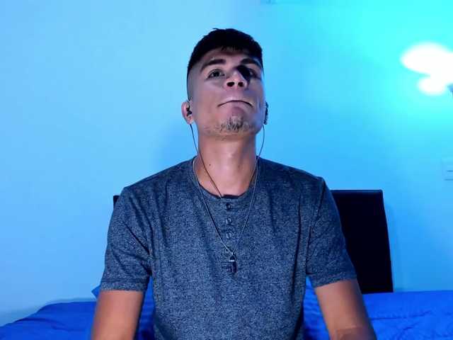 Live sex webcam photo for eiden-allenx1 #277867332