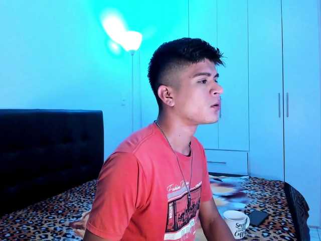 Live sex webcam photo for eiden-allenx1 #277997410