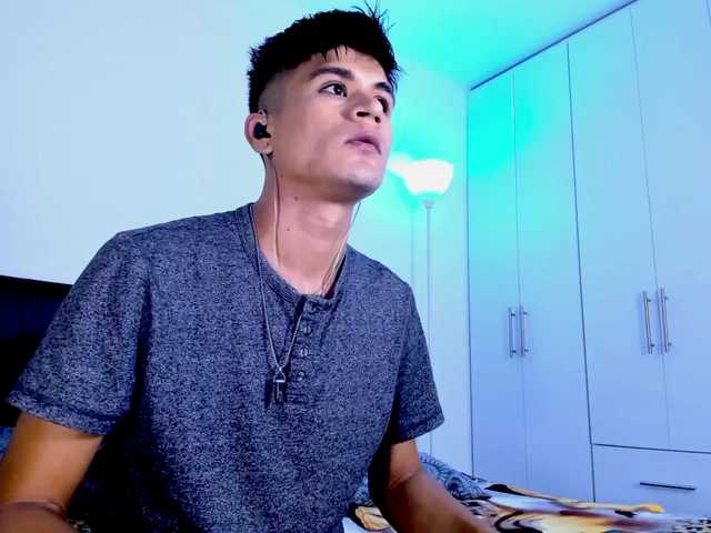 Live sex webcam photo for eiden-allenx1 #288484584