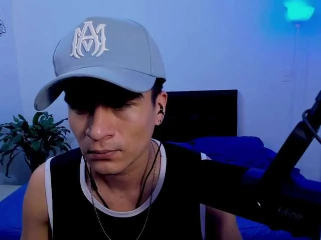 Live sex webcam photo for eiden-allenx1 #290987653