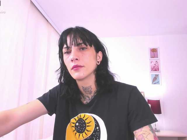 Live sex webcam photo for eimyrios #272777403