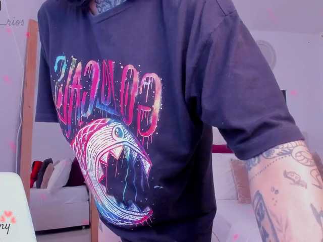 Live sex webcam photo for eimyrios #272843558