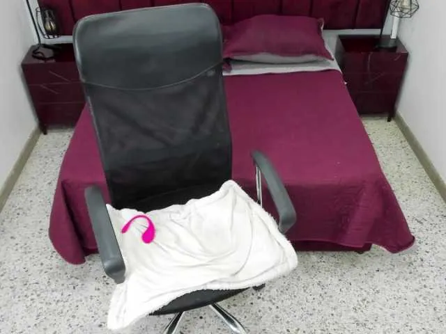 Live sex webcam photo for elaeen #290173553