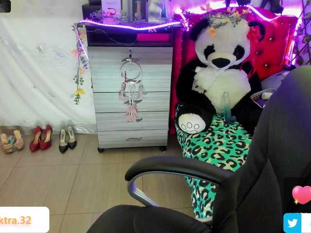 Live sex webcam photo for elektra-32 #276466731