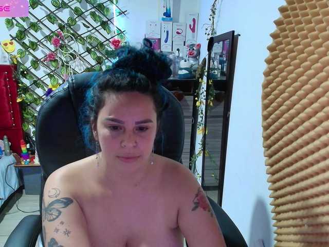 Live sex webcam photo for elektra-32 #289863582